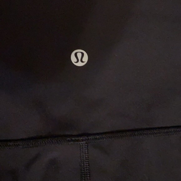 size 8 lululemon wunder under leggings 28” - Picture 3 of 4
